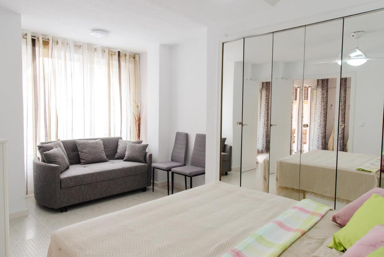 Holiday Suite Playa Del Cura ตอร์เรเวียคา ภายนอก รูปภาพ